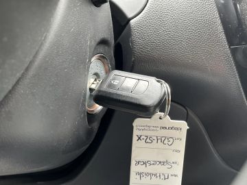 Car image 27