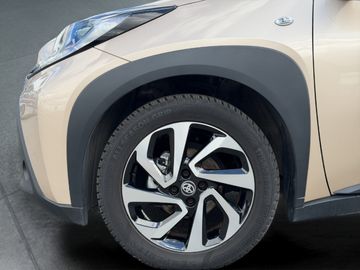 Car image 19