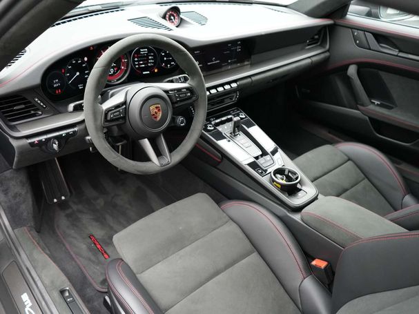 Porsche 992 Carrera 4 GTS 353 kW image number 13