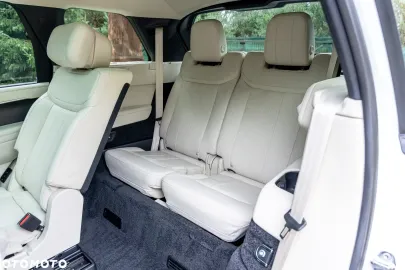 Car image 40