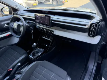 Car image 29