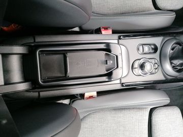 Car image 16