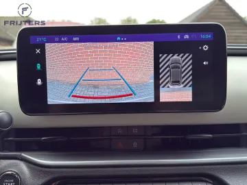 Car image 30