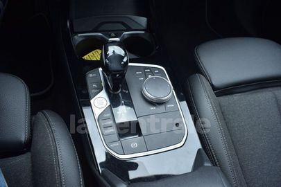 Car image 32