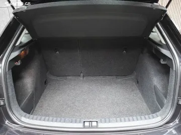 Car image 32