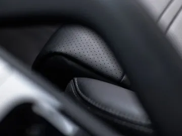 Car image 37