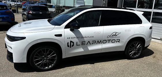 Car image 2