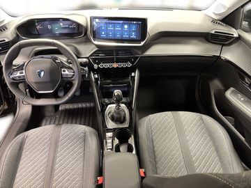 Car image 10