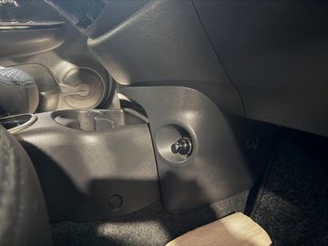 Car image 35