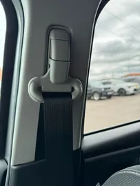 Car image 36