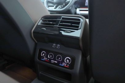 Car image 39