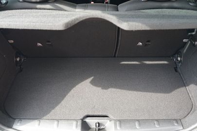 Car image 35