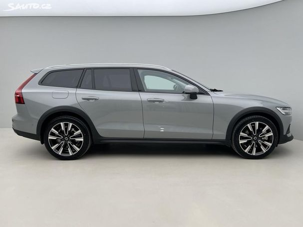 Volvo V60 Cross Country AWD B5 184 kW image number 11