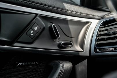 Car image 39