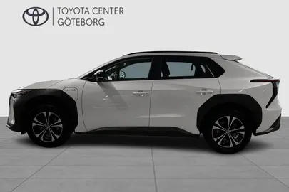 Car image 5