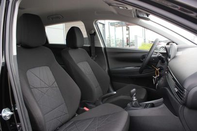 Car image 11