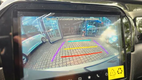 Car image 25