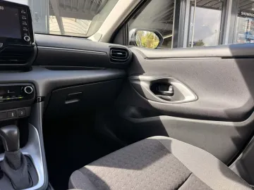 Car image 22
