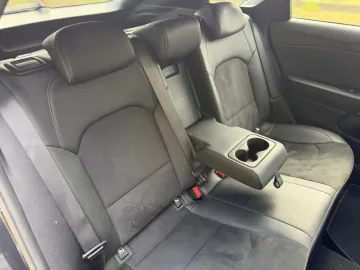 Car image 28