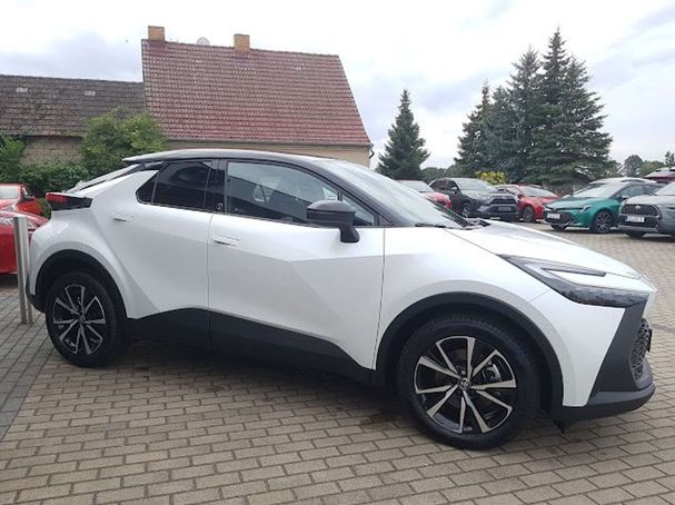 Toyota C-HR 2.0 Hybrid 164 kW image number 2