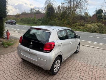 Car image 4