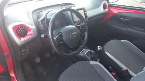 Car image 15