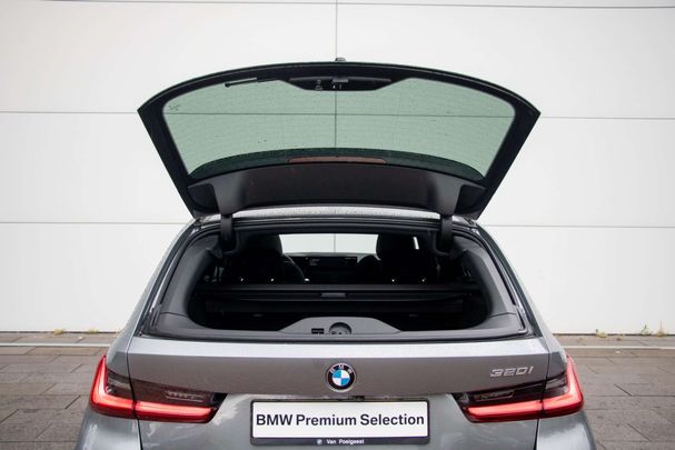 BMW 320i Touring 135 kW image number 24