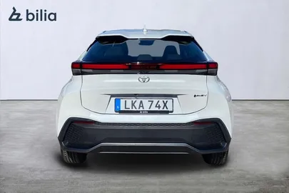 Car image 3