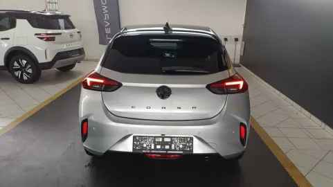 Car image 5