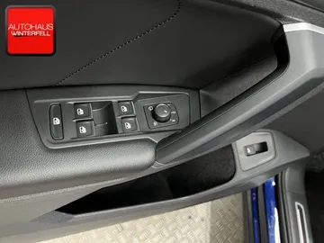 Car image 35