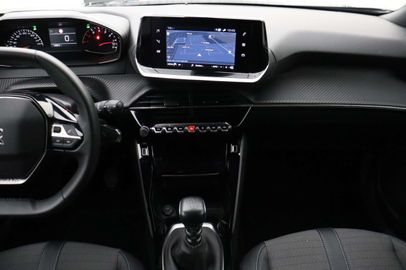 Car image 15