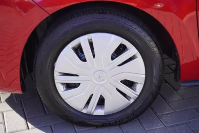 Car image 22