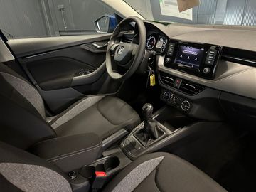 Car image 10