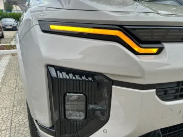 Car image 32