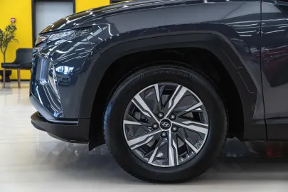Car image 40