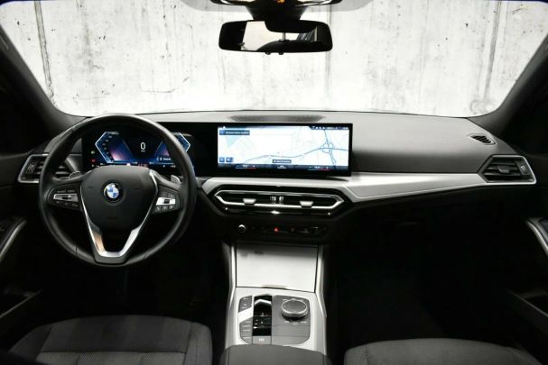 BMW 318i Touring 115 kW image number 7