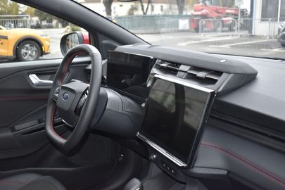 Car image 30