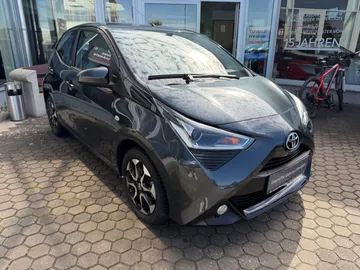 Car image 3