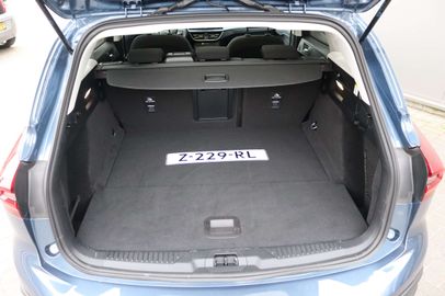 Car image 28