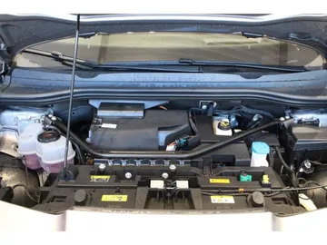 Car image 26