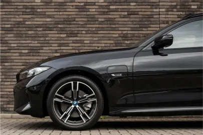 Car image 33