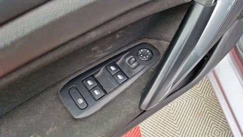 Car image 33