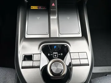 Car image 40