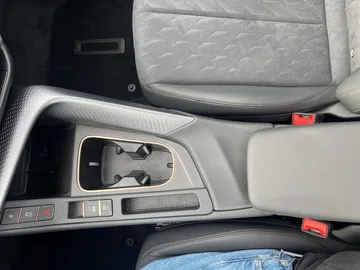 Car image 38
