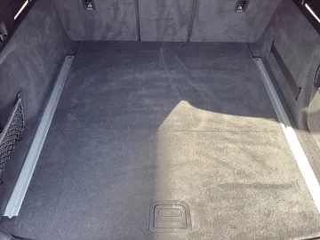 Car image 29