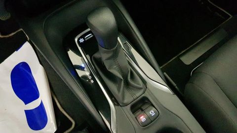 Car image 24