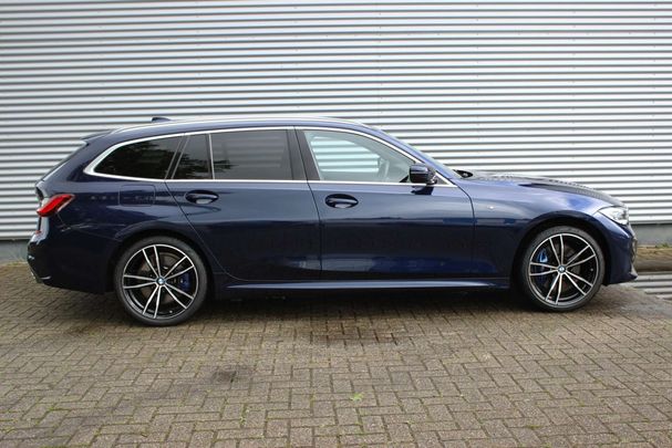 BMW 330 e Touring M Sport xDrive 215 kW image number 4