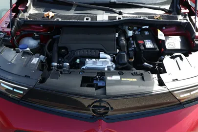 Car image 12