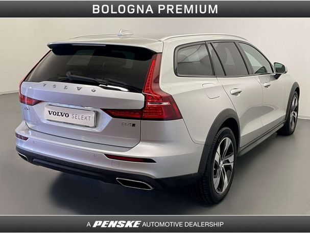 Volvo V60 Cross Country AWD Geartronic Pro B4 145 kW image number 2