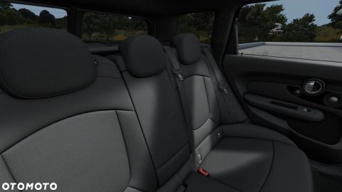 Car image 38